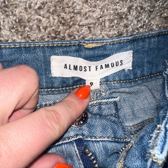 Shorts - Picture 4 of 4